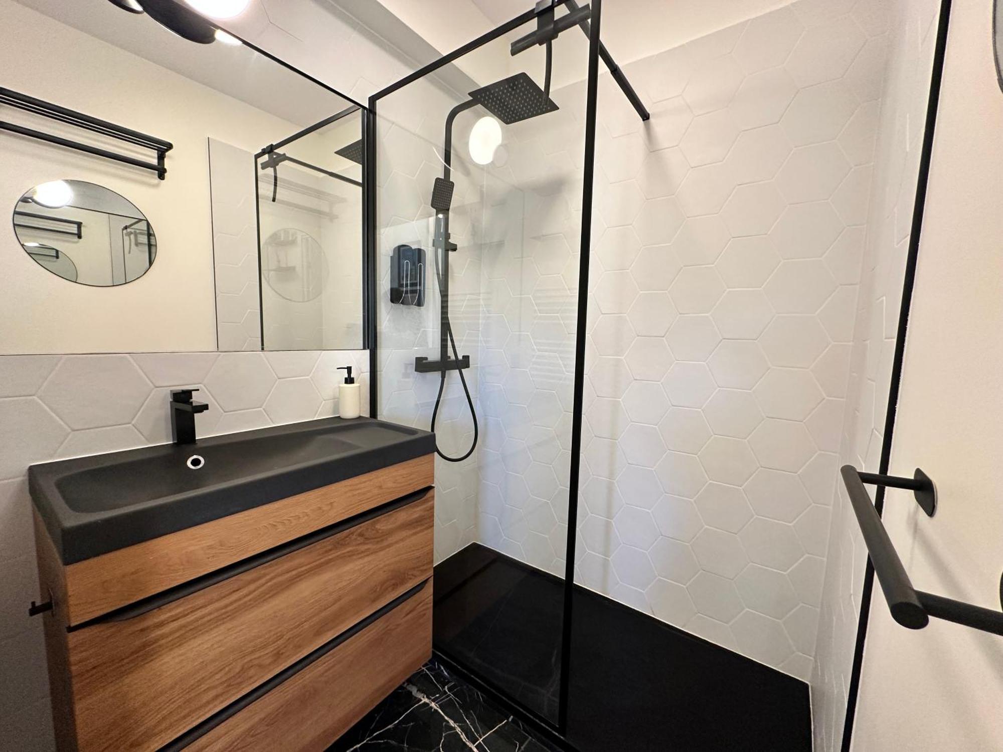 ואלאוריס Elegant Appartement 2Pieces Piscinevue Mer Parking מראה חיצוני תמונה